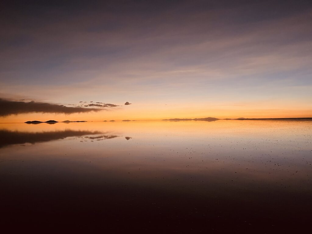 ウユニ塩湖の夕日